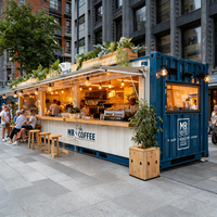 Comptoir de bar en bois de style industriel rétro, transformé à partir d'un conteneur maritime bleu foncé, avec tabourets de bar à structure métallique