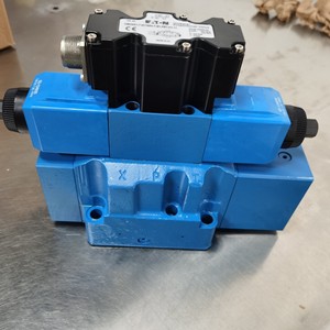 วาล์วปรับสัดส่วน Eaton Vickers รุ่น KBFDG4V-3-33C07N-Z-M1-PC7-H7-12 อุปกรณ์ควบคุมไฮดรอลิก - Product Image 1