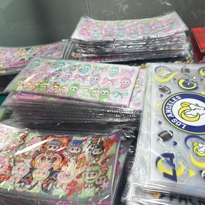 Patches <span class=keywords><strong>de</strong></span> vêtements UV DTF à la mode-Conceptions <span class=keywords><strong>de</strong></span> personnages Labubu avec options personnalisées spécialisées pour les magasins <span class=keywords><strong>de</strong></span> détail - Product Image 1