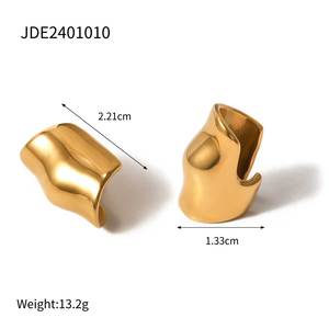 <span class=keywords><strong>Ear</strong></span> <span class=keywords><strong>Cuff</strong></span> J&D Design Minimalista y Moderno <span class=keywords><strong>de</strong></span> Acero Inoxidable Plateado con Baño <span class=keywords><strong>de</strong></span> <span class=keywords><strong>Oro</strong></span> PVD <span class=keywords><strong>de</strong></span> 18K - Product Image 5