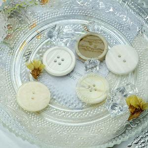 Hot Sale Logo-Imprinted Large 4-Hole Circular Resin Waterproof <strong>Buttons</strong> - for Short-Sleeve Jackets, Shirts &amp; Clothing - Product Image 5