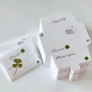 Juego de Papel para Cartas con Diseño de Trébol de Cuatro Hojas para el Día de San Valentín, con Mensajes Escritos a Mano, Material de Cartón, Impresión Offset - Product Image 2