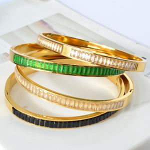 Bracelet manchette en acier inoxydable plaqué or 14 carats avec lettres, bijoux fantaisie en gros pour femmes, couleurs zircon - Product Image 3