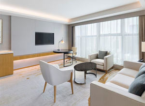 Ensemble de meubles de chambre d'hôtel de luxe moderne 5 étoiles : lit Queen/King à cadre en bois, canapé, table basse, armoire pour appartement complet - Product Image 6