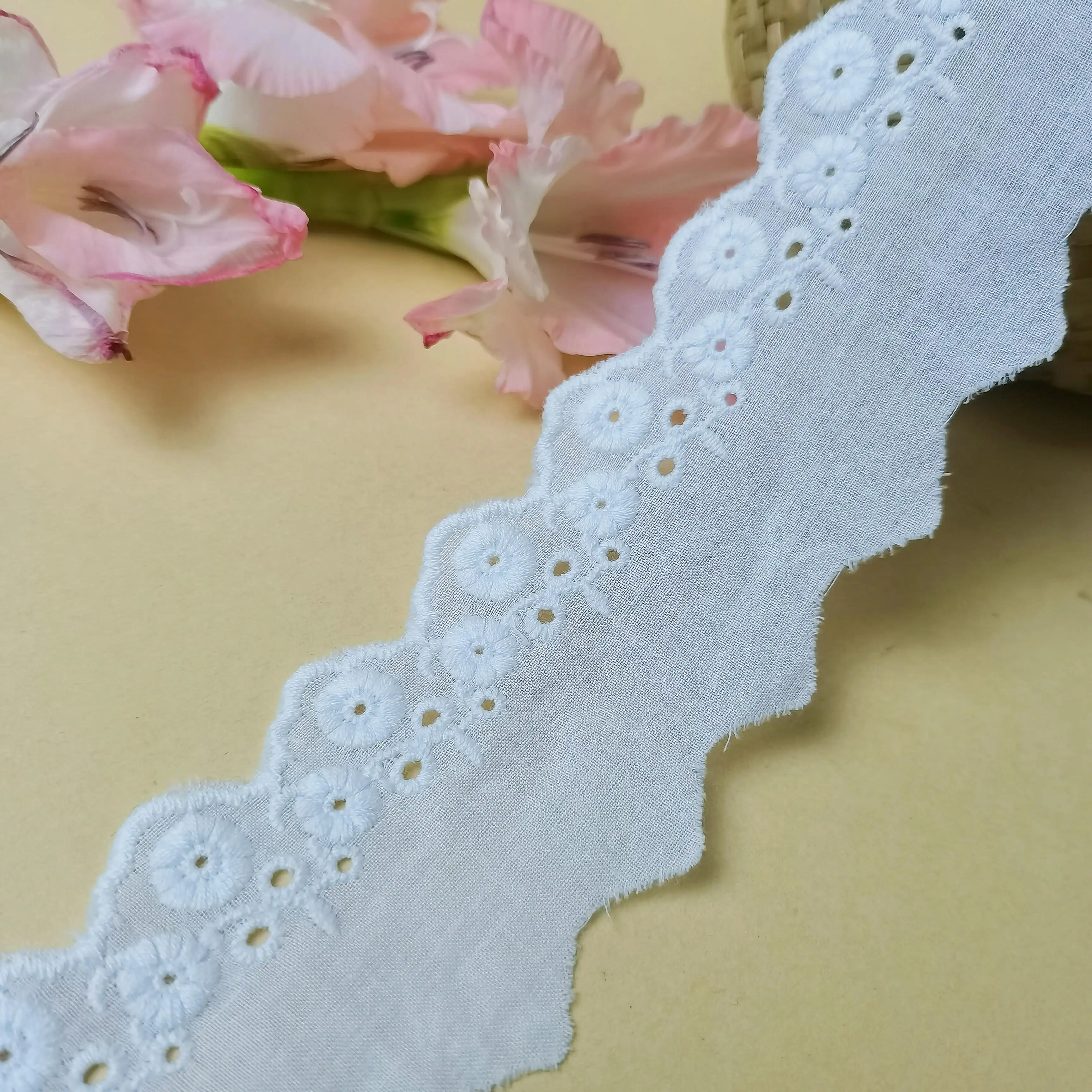 Factory Direct Sale 100% Cotton Delicate Embroidered Lace Fabric with Bar Code White Lace Fabric for Clothing