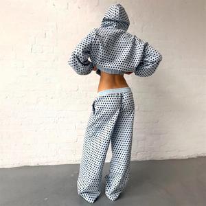 Ensemble de survêtement décontracté deux pièces pour femme, bleu clair à pois, avec capuche, fermeture éclair intégrale, coupe ample et poches latérales - Product Image 4