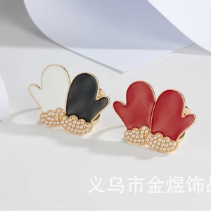 <b>Cartoon</b> Christmas <b>Gloves</b> Brooch Zinc Alloy Imitation Pearl Unisex Fashion Accessory - Product Image 4