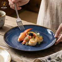 Assiettes de restaurant rustiques marron à glaçure réactive bleu foncé et bordure marron, assiettes à steak en céramique pour la vaisselle d'hôtel