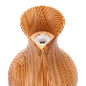 Taşınabilir LED ışık Mini 200ml sprey buharlı nemlendirici renkli ışık aromalı uçucu yağ difüzör araba Usb hava nemlendirici - Product Image 4