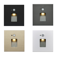 Lampe à pied LED intégrée étanche pour l'extérieur Lampe d'angle contrôlée pour les escaliers, les couloirs et les cours Lumière carrée pour les escaliers 3w