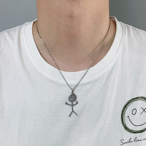 Accessoires suspendus personnalisés graffiti de mode en acier inoxydable conception de logo personnalisé alliage de métal <span class=keywords><strong>collier</strong></span> en gros <span class=keywords><strong>pour</strong></span> les amis - Product Image 3