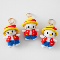 Porte-clés animal en crochet fait main, breloque de sac, pendentif tricoté avec chapeau pour décoration de sac à dos, accessoire souvenir