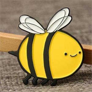 Haute qualité personnalisé métal artisanat en alliage de Zinc jaune insecte miel abeille genre doux dur émail épinglette Badge pour vêtements - Product Image 2