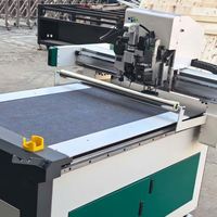 Machine de découpe CNC à couteau oscillant avec servomoteur, USB, mode hors ligne, PLT, DXF pour la découpe de tapis de voiture et de cuir