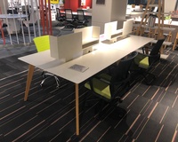 En Bois massif Blanc Italien Nordique 2022 Moderne 6 8 2 4 Personne Ordinateur Bureau Poste de Travail Bureau Partition