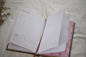 สมุดบันทึกปกแข็งลายทอง LABON Angel Reading Journal ขนาด A5 สำหรับจดบันทึก รีวิว และบันทึกประจำวัน กระดาษกันน้ำหมึก สำหรับคนรักหนังสือ - Product Image 6