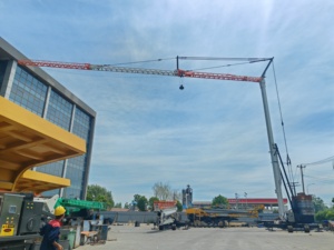 Grúa Torre Plegable de 4 Toneladas para Transporte de Equipos de Construcción y Elevación en Sitio - Product Image 6