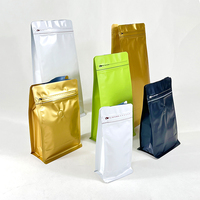 Pochette d'emballage en plastique de papier kraft à café en feuille à soufflets 250 g 1kg 2kg sacs de café à fond carré noir mat