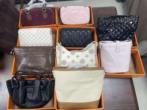 Sac à bandoulière en cuir PU de qualité supérieure pour femme, couleur unie, avec chaînes, sac à main tendance, vente en gros à bas prix - Product Image 5