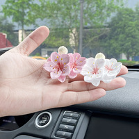 Diffuseur d'arômes pour la climatisation de voiture ; Diffuseur d'arômes pour voiture ; Diffuseur d'arômes décoratif en plâtre en forme de pivoine