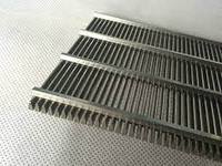 Filter Silinder Kawat Wedge Wire |   Johnson Tipe SS304 316 Slot Kontinu 0.02-3mm untuk Pengendalian Pasir Sumur Air