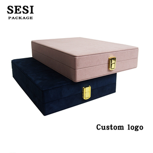 Bộ Trang Sức Bằng Gỗ Lớn Thiết Kế Theo Yêu Cầu <span class=keywords><strong>OEM</strong></span> Hộp Trưng Bày Sang Trọng Cho Vòng Tay Bông Tai Vòng Tay Hộp Trưng Bày Vòng Cổ - Product Image 5