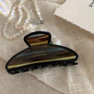 للبيع بالجملة إكسسوارات شعر بيضاء بتصميم مخصص للنساء من DOWELL إكسسوارات شعر بيضاء - Product Image 5