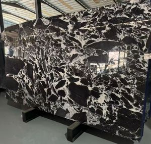 Dalles de marbre noir à veines blanches pour murs de cuisine et salle de bain, comptoirs de vanité, dessus de vanité et crédences anti-éclaboussures - Product Image 1