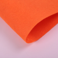 Feutre non tissé coloré résistant aux déchirures, épaisseur 1-5 mm, matériau en polyester aiguilleté pour la décoration de Noël