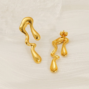 Geometric Wave Design Gold Plated Stud Earrings 18K Zinc Alloy Fashion Earrings - Product Image 1