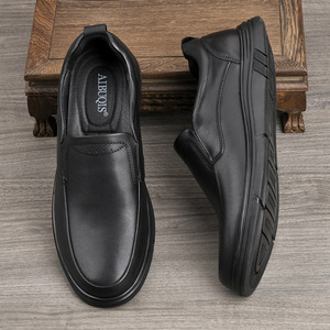 Mocassins en cuir véritable pour hommes, bout rond, à enfiler, semelle extérieure en caoutchouc antidérapante, semelle intermédiaire en EVA, toutes saisons, chaussures robustes - Product Image 2