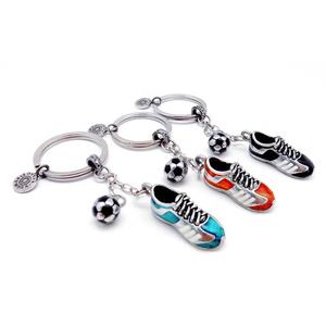 Llavero personalizado con Logo de Anime para niña y niño, llavero de balón de fútbol, zapatillas, zapatos, llavero - Product Image 1