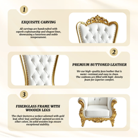 Fauteuil Trône Classique Tufté avec Cadre Doré et Revêtement en Cuir Blanc pour Mariage, Événements, Mobilier de Maison et Salon