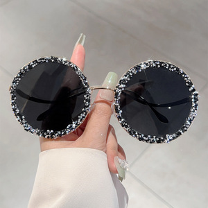 แว่นกันแดดโลหะทรงกลมพิมพ์ลายสัตว์สำหรับผู้หญิงสุดหรูพร้อมดีไซน์อายแชโดว์ประดับเพชร - Product Image 3