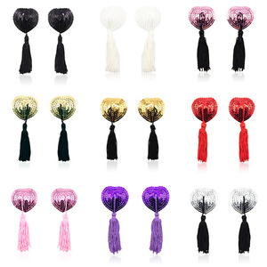 Cubrepezones Adhesivos con Lentejuelas en Forma de Corazón para Mujer, con Borla - Product Image 3