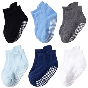 6 paires/<span class=keywords><strong>lot</strong></span> <span class=keywords><strong>de</strong></span> chaussettes antidérapantes en coton pour enfants <span class=keywords><strong>de</strong></span> 0 à 6 ans avec poignées en caoutchouc pour garçons et filles - Product Image 4