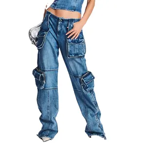 TWOTWINSTYLE Vente en gros Pantalon en denim à poches patchwork Jeans cargo à boutons épissés à taille haute pour femmes