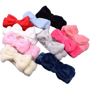 Bandeau solide en velours doux pour le visage pour le maquillage et le lavage du visage - Product Image 1