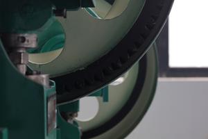 آلة ختم العملة الميكانيكية بضغط كرنك وثقب الثقب مع وحدة تغذية CNC - Product Image 5