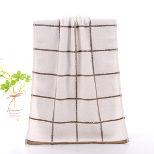 Tùy Chỉnh Lưới Bông Màu Xanh Kẻ Sọc Thiết Kế Mềm Mại Sang Trọng Khăn Tắm Với Trang Trí Tay Khăn Cho Phòng Tắm - Product Image 3