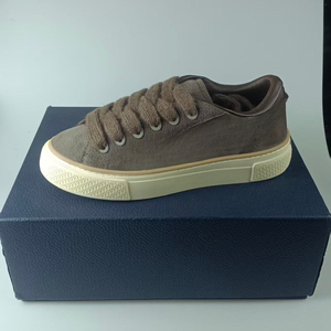 Zapatillas deportivas casuales de hombre con suela gruesa y puntera de concha, de caña baja, con cordones, transpirables, de cuero, que combinan con todo. - Product Image 1