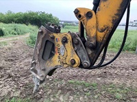 JCB 3CX — machine de tractopelle à 4 roues, avec marteau hydraulique, d'occasion
