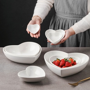 Tazón de Cerámica Blanco Puro en Forma de Corazón, Simple y Bonito, para Frutas, Ensaladas, Pudín y Repostería - Product Image 3