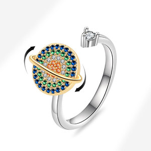 Anillos giratorios antiestrés con diseño de planeta, engastados con circonita cúbica de colores, chapados en oro sobre cobre, joyería minimalista para mujer - Product Image 1