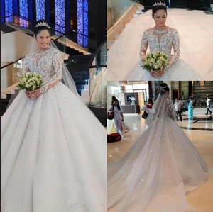 Nouvelle robe de mariée à manches longues, en dentelle, style européen et américain, avec strass et grande traîne - Product Image 2