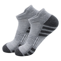 Chaussettes de course à pied pour le basketball avec semelles en tissu éponge, chaussettes courtes respirantes en maille, chaussettes de sport professionnelles pour hommes