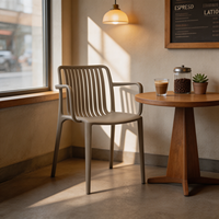Chaise de salle à manger empilable en plastique – Échantillon gratuit – Style décontracté – Mobilier moderne pour la maison, le bureau et l'hôtellerie – Pièces