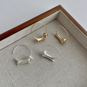 Style coréen printemps belle <span class=keywords><strong>teckel</strong></span> 18K plaqué or boucles d'oreilles femme luxe mode crochet boucles d'oreilles pour la vente en gros - Product Image 1