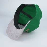 Gorra de Béisbol Personalizada de 5 Paneles, 100% Algodón Twill, Corona Verde, Visera Gris Claro, Bordado 3D a Todo Color, Parche Tejido