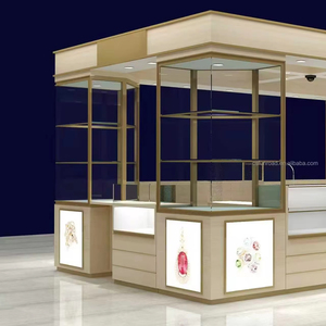 Vitrina <span class=keywords><strong>de</strong></span> Joyería <span class=keywords><strong>de</strong></span> Alta Gama en Dorado y Plateado con Iluminación LED, Mostrador <span class=keywords><strong>de</strong></span> Exhibición para Diseño <span class=keywords><strong>de</strong></span> Interiores <span class=keywords><strong>de</strong></span> Tiendas, Exhibición en Vidrio - Product Image 2